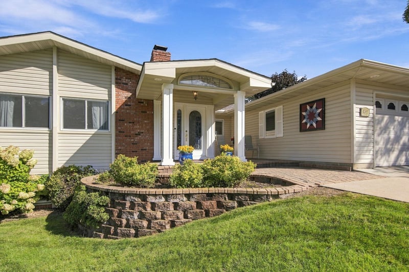 8792 154th St W, Prior Lake, MN 55372