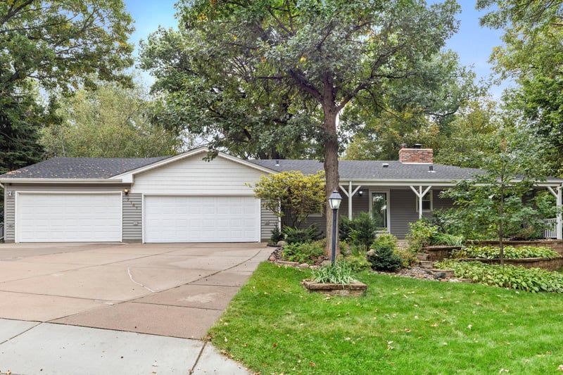 7181 Foxboro Ln, Woodbury, MN 55125