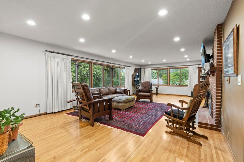 7181 Foxboro Ln, Woodbury, MN 55125