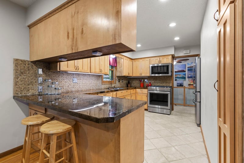 7181 Foxboro Ln, Woodbury, MN 55125