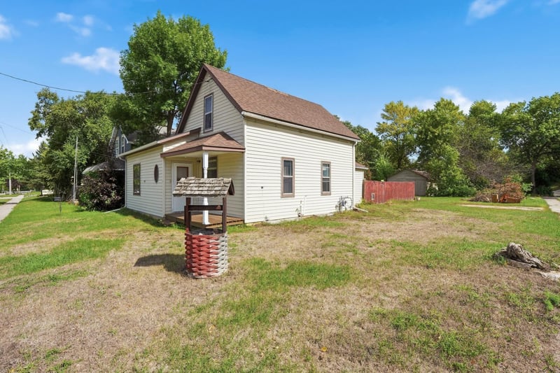 301 Main Ave N, Red Lake Falls, MN 56750