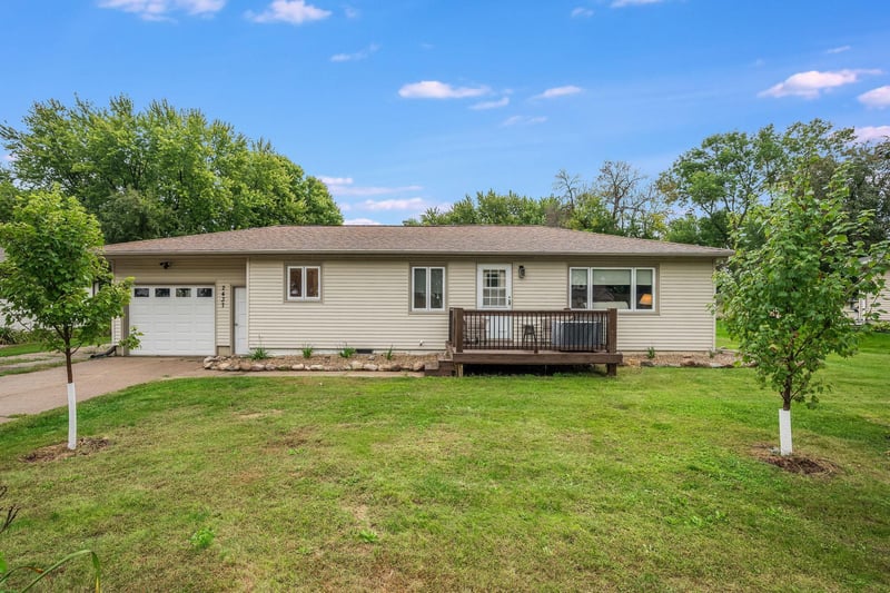 2437 Albion Ave, Fairmont, MN 56031