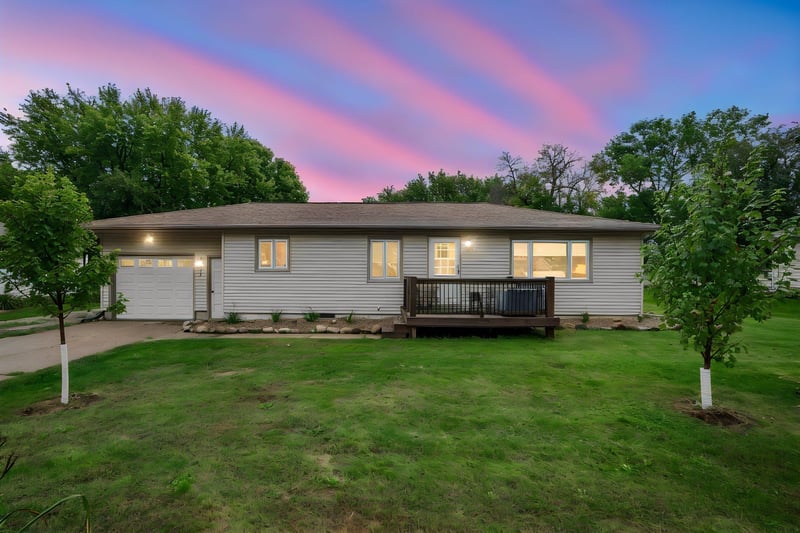 2437 Albion Ave, Fairmont, MN 56031