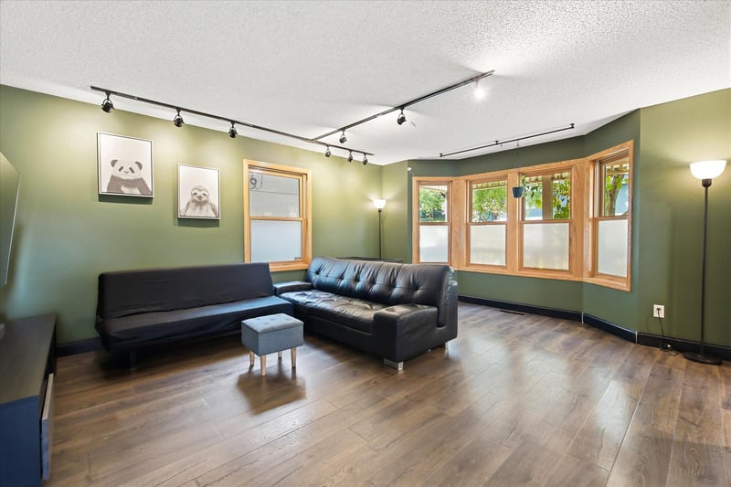 682 Harvard St, Saint Paul, MN 55107