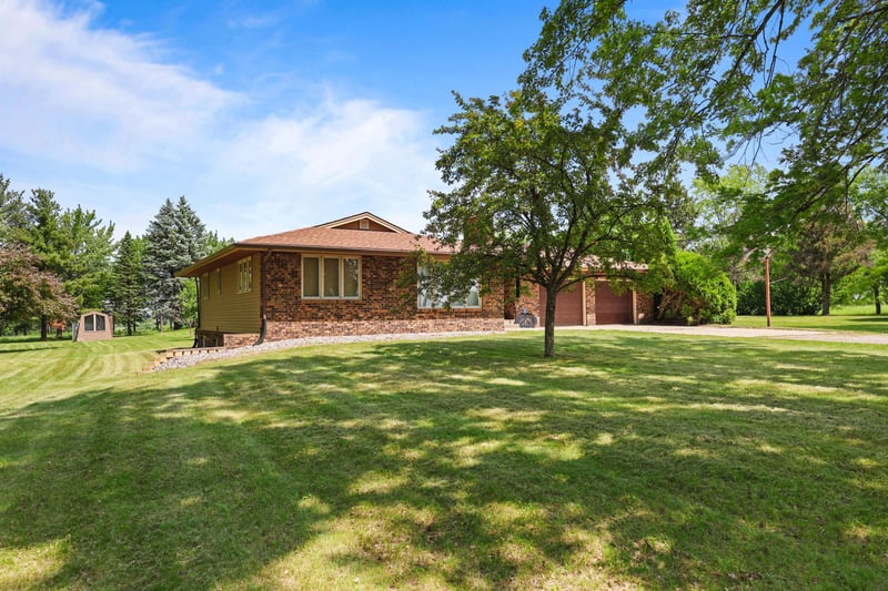 1991 55th St NE, Sauk Rapids, MN 56379