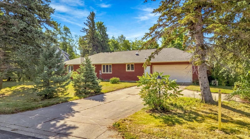 34 5th St NW, Melrose, MN 56352