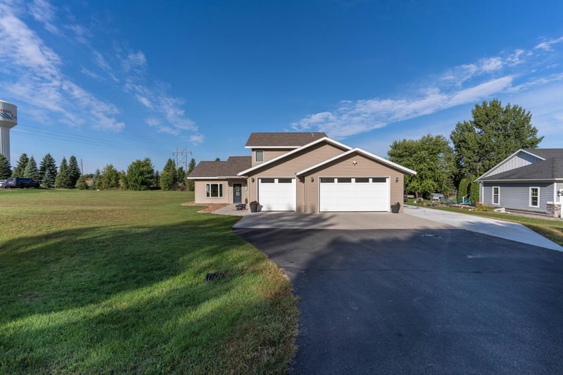 2021 Tower View Rd, Fergus Falls, MN 56537