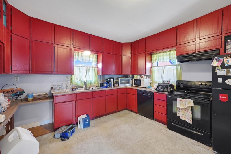 411 Meeker Ave N, Watkins, MN 55389