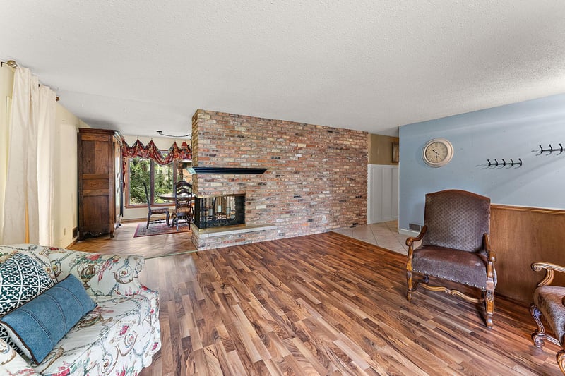 1495 Trollhagen Dr, Fridley, MN 55421
