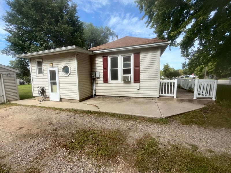 1218 7 1/2 St SW, Willmar, MN 56201