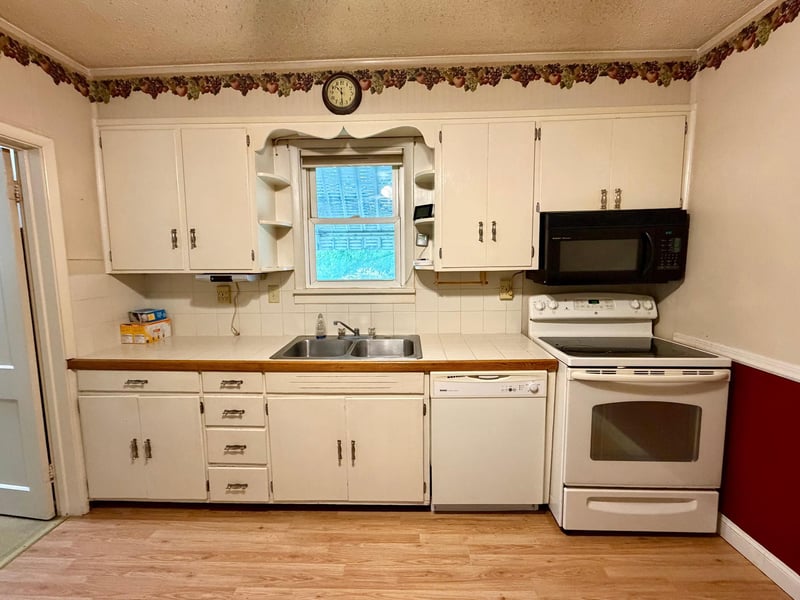 1218 7 1/2 St SW, Willmar, MN 56201
