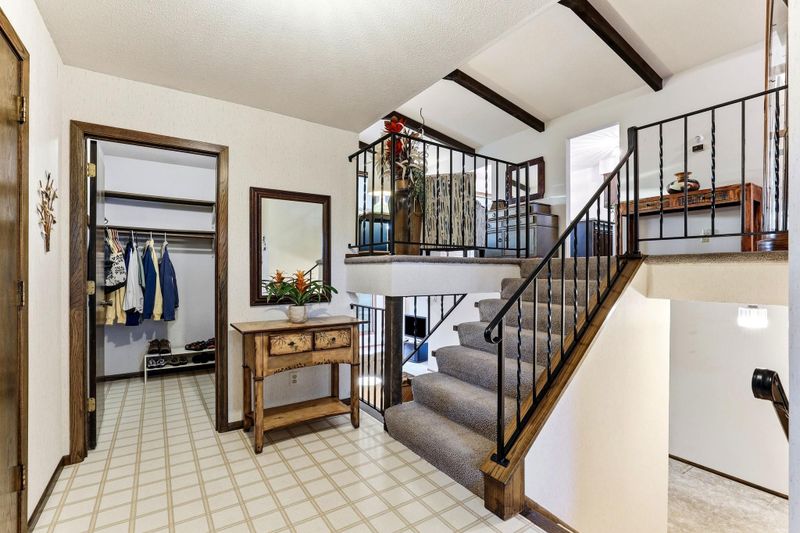10640 Yukon Rd S, Bloomington, MN 55438