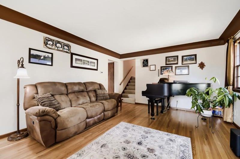 512 9th Ave S, South Saint Paul, MN 55075