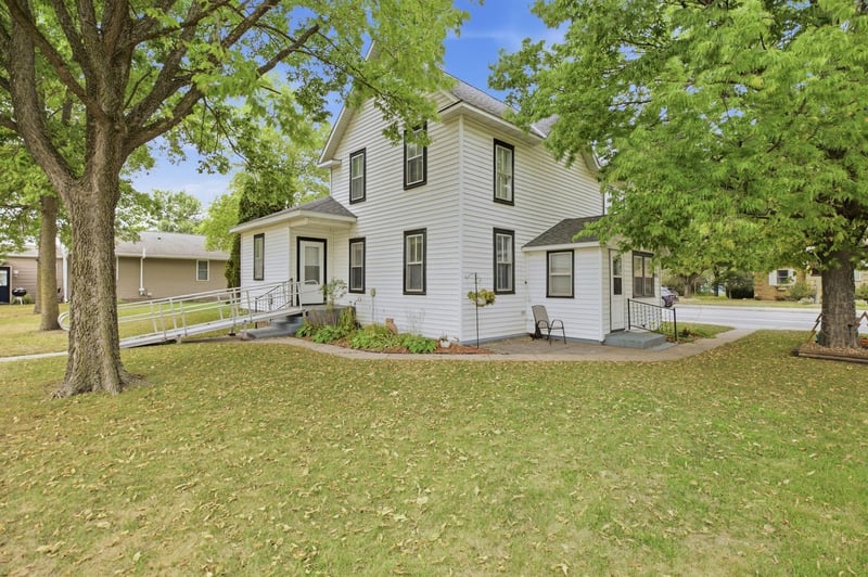 245 Main St W, Richmond, MN 56368