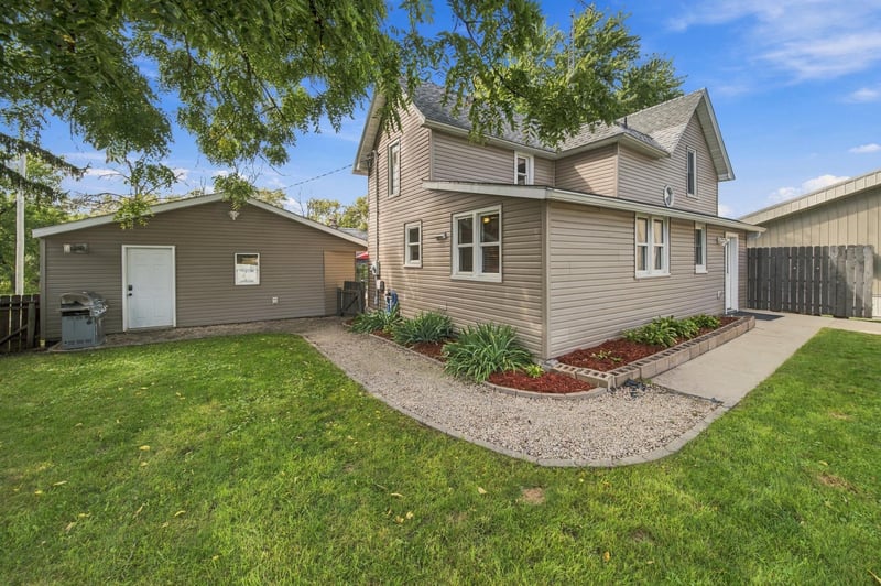 628 2nd Ave SW, Stewartville, MN 55976