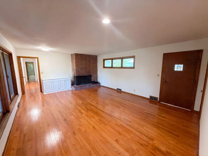 2000 Herschel St, Roseville, MN 55113