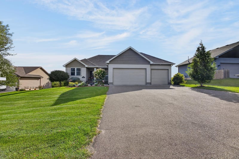 31473 Marvin Ave, Lindstrom, MN 55045