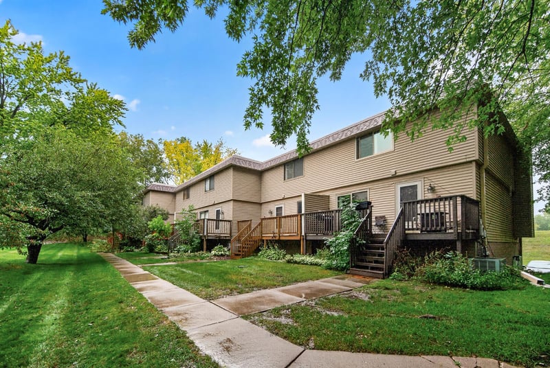 6290 Meadowlark Ln N, Maple Grove, MN 55369
