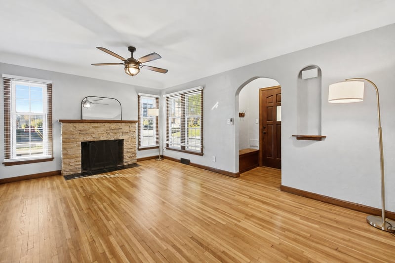 1118 Livingston Ave, West Saint Paul, MN 55118