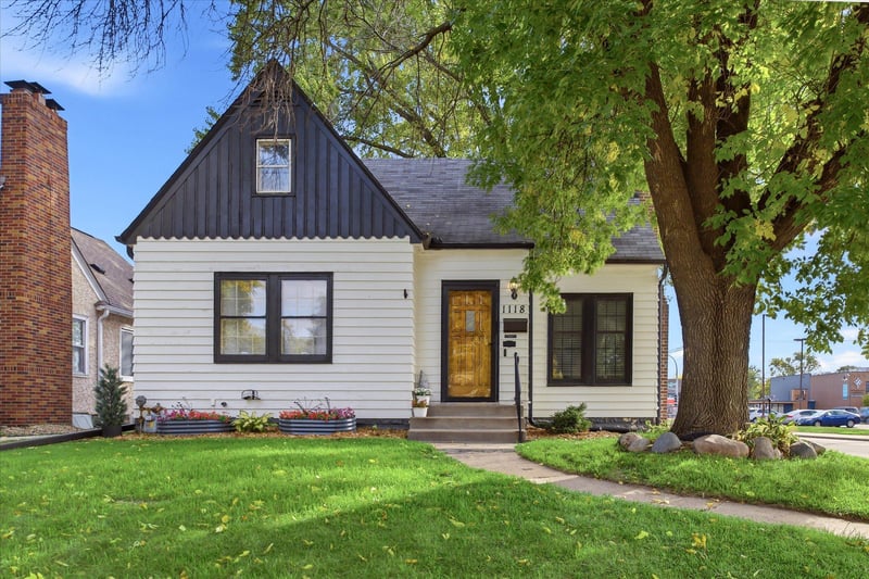 1118 Livingston Ave, West Saint Paul, MN 55118