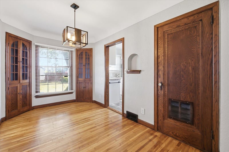 1118 Livingston Ave, West Saint Paul, MN 55118
