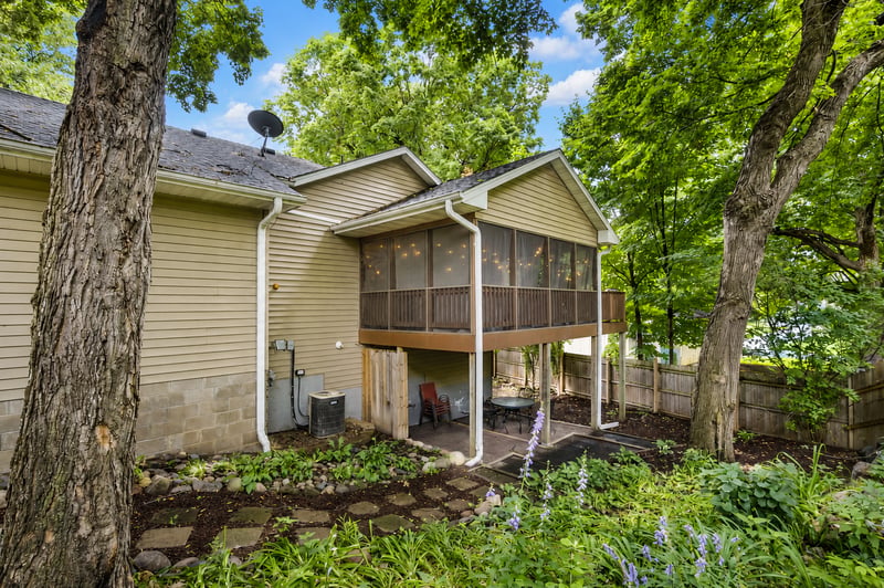 3067 Alexander Ln, Mound, MN 55364