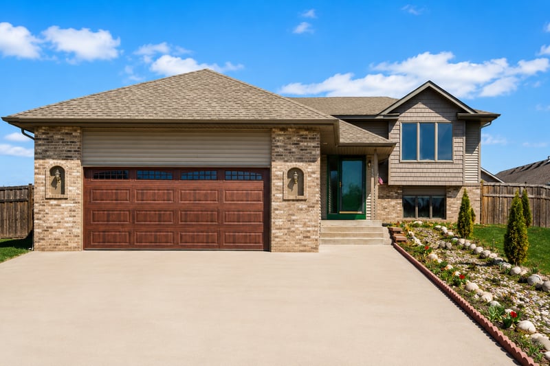 2916 Frank St, Maplewood, MN 55109