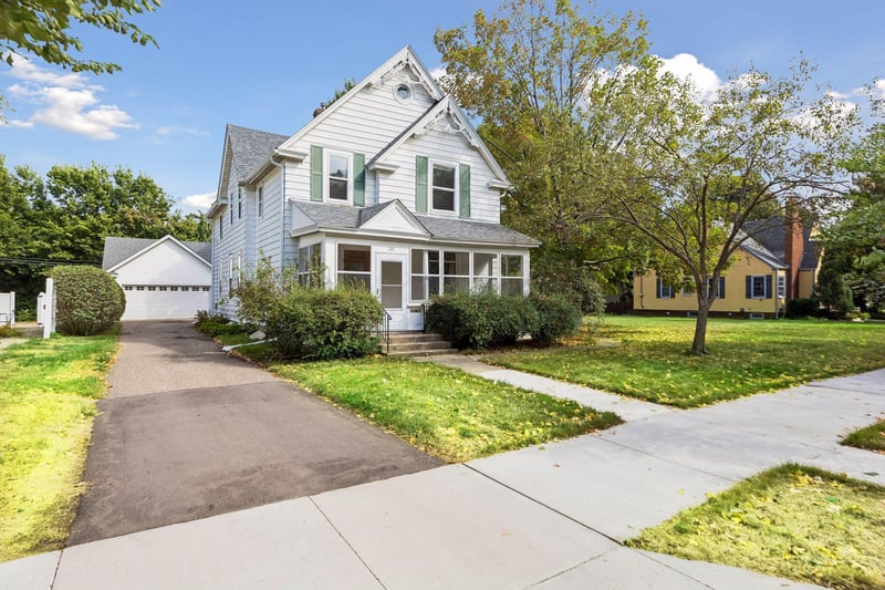 221 11th Ave N, Hopkins, MN 55343