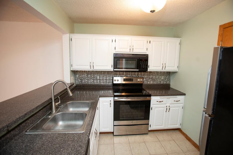15805 24th Ave N #F, Plymouth, MN 55447