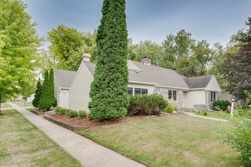 1100 13th St S, Moorhead, MN 56560
