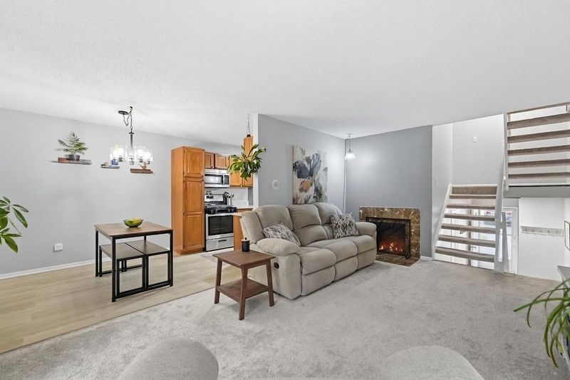 1646 City View Dr #19, Eagan, MN 55121