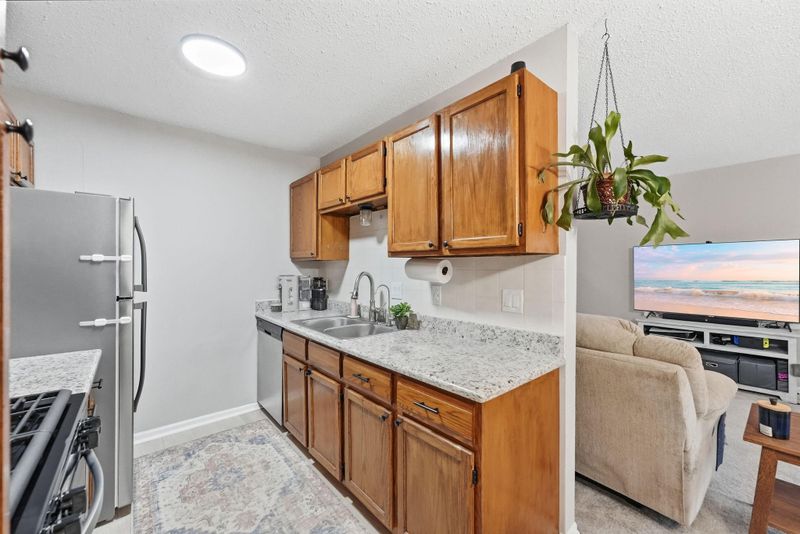 1646 City View Dr #19, Eagan, MN 55121