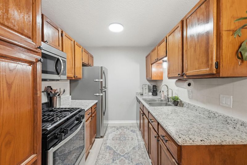 1646 City View Dr #19, Eagan, MN 55121