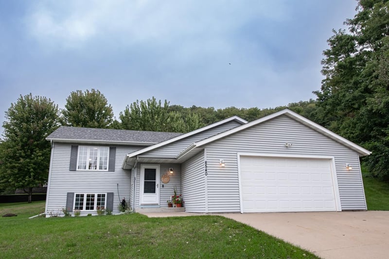 8540 Crocus Ln, Winona, MN 55987