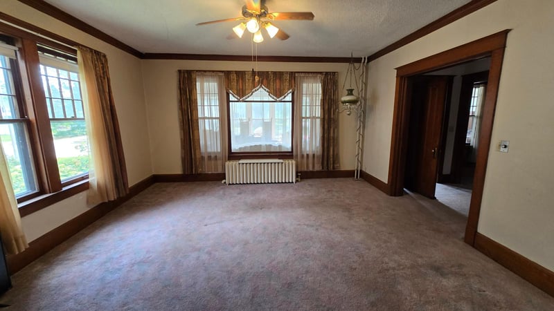 122 Woodland Ave, Fairmont, MN 56031