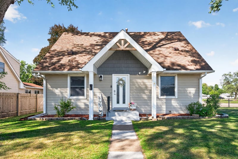 401 108th Ln NW, Coon Rapids, MN 55448