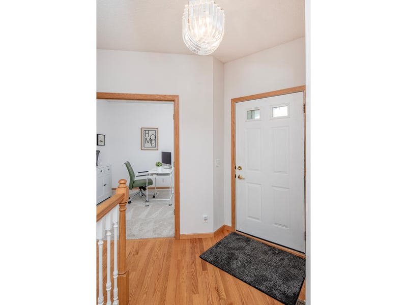 7323 Brittany Ln, Inver Grove Heights, MN 55076
