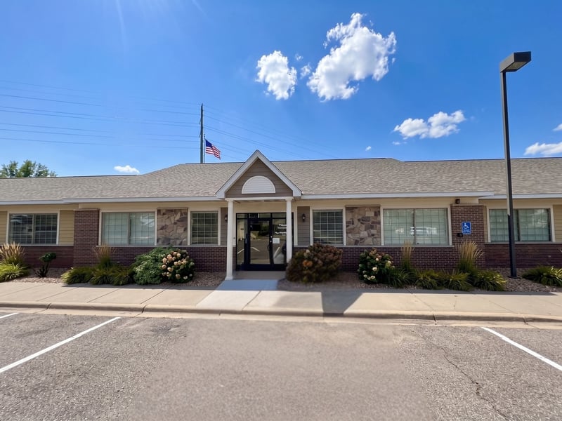 1063 Weir Dr #200, Woodbury, MN 55125