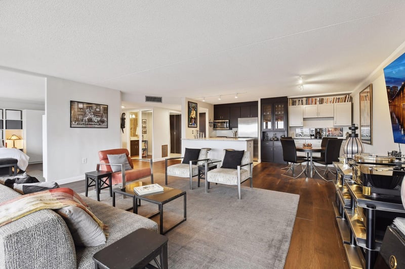 1920 S 1st St #906, Minneapolis, MN 55454