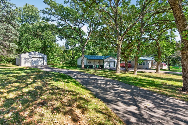 10172 48th St, Clear Lake, MN 55319