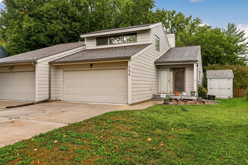 754 Neville Ct SE, Rochester, MN 55904