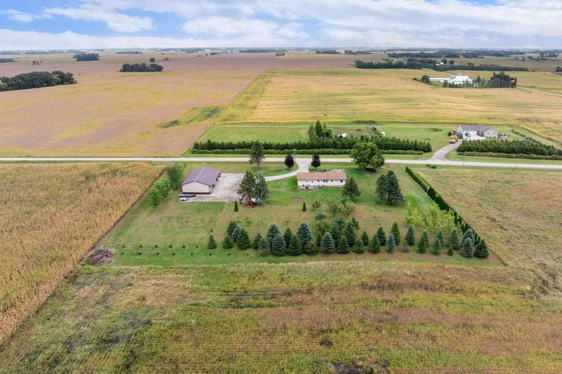 4604 SE 64th Ave, Claremont, MN 55924