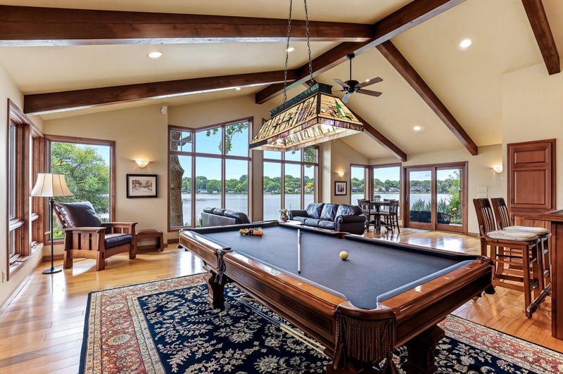 2162 Lakebrook Dr, New Brighton, MN 55112