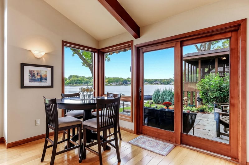 2162 Lakebrook Dr, New Brighton, MN 55112