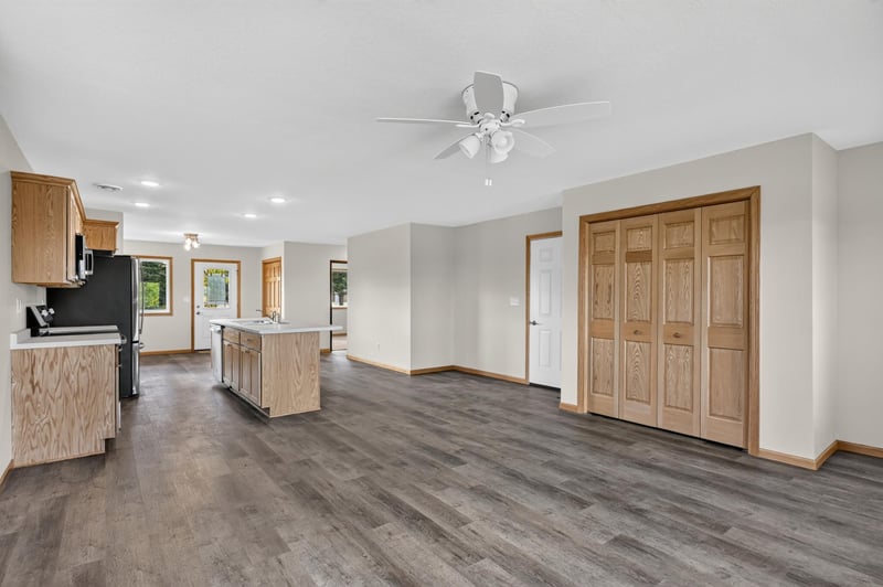 1503 Nokomis St, Alexandria, MN 56308