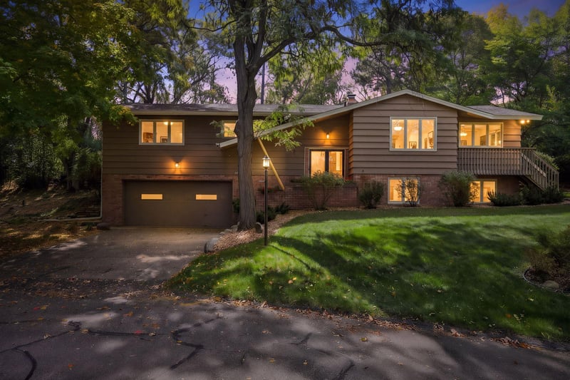2931 Cedar Knoll Ct, Minnetonka, MN 55305