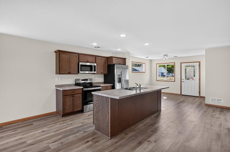 1509 Nokomis St, Alexandria, MN 56308