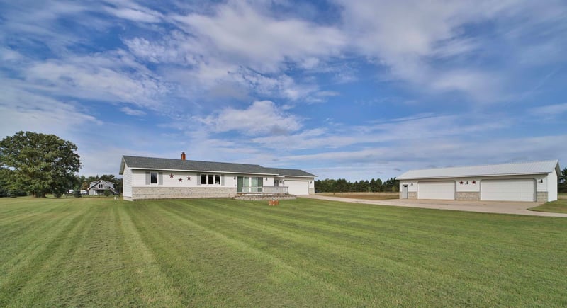 12329 Trout Ln SW, Motley, MN 56466