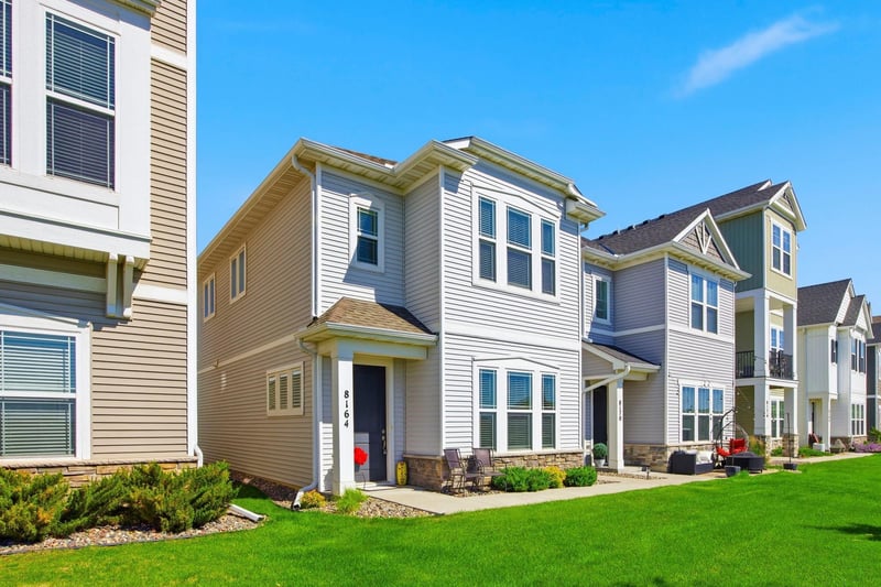 8164 Arrowwood Ln N, Maple Grove, MN 55369