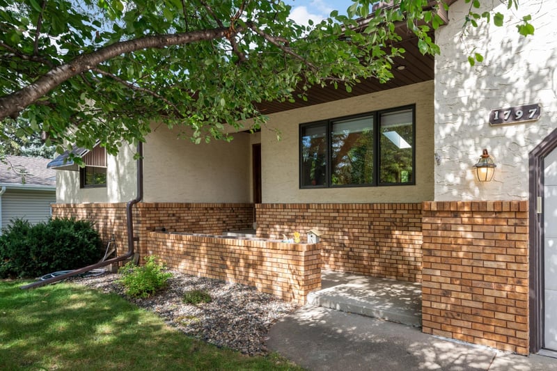 1797 Eldridge Ave W, Roseville, MN 55113